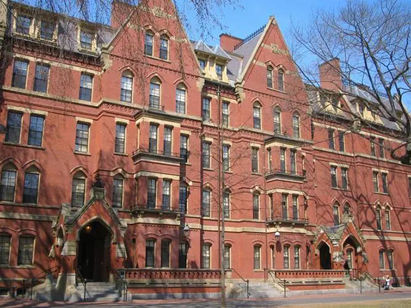美国社区大学的意义：1.社区大学：美本转学的主力军；2.社区大学 vs. 国内大专：不同的本质；3.社区大学转学：美国政策的保护。
